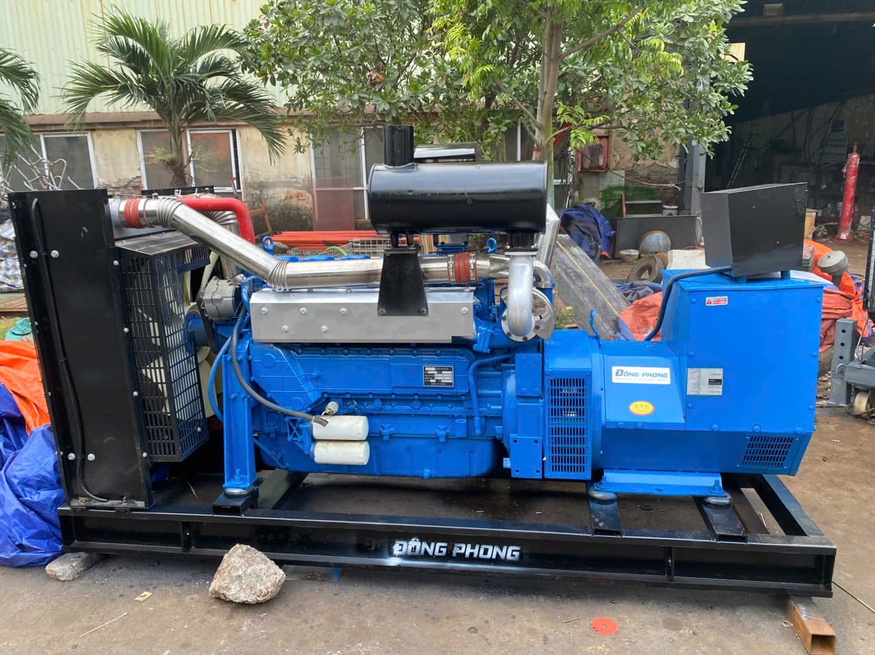 cho thuê máy phát điện — Máy phát điện liền bộ Đông Phong (có chổi than)